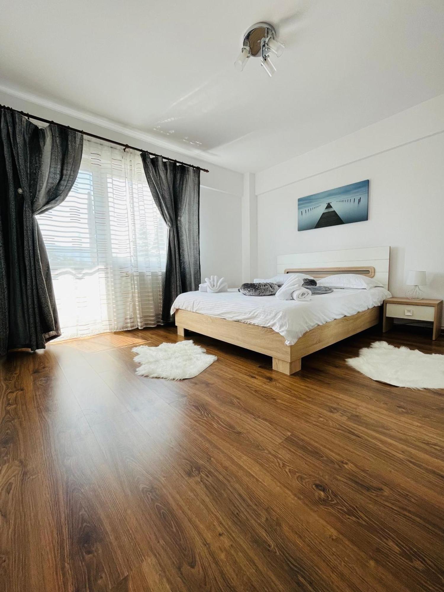 Green Apartaments Zărneşti Buitenkant foto