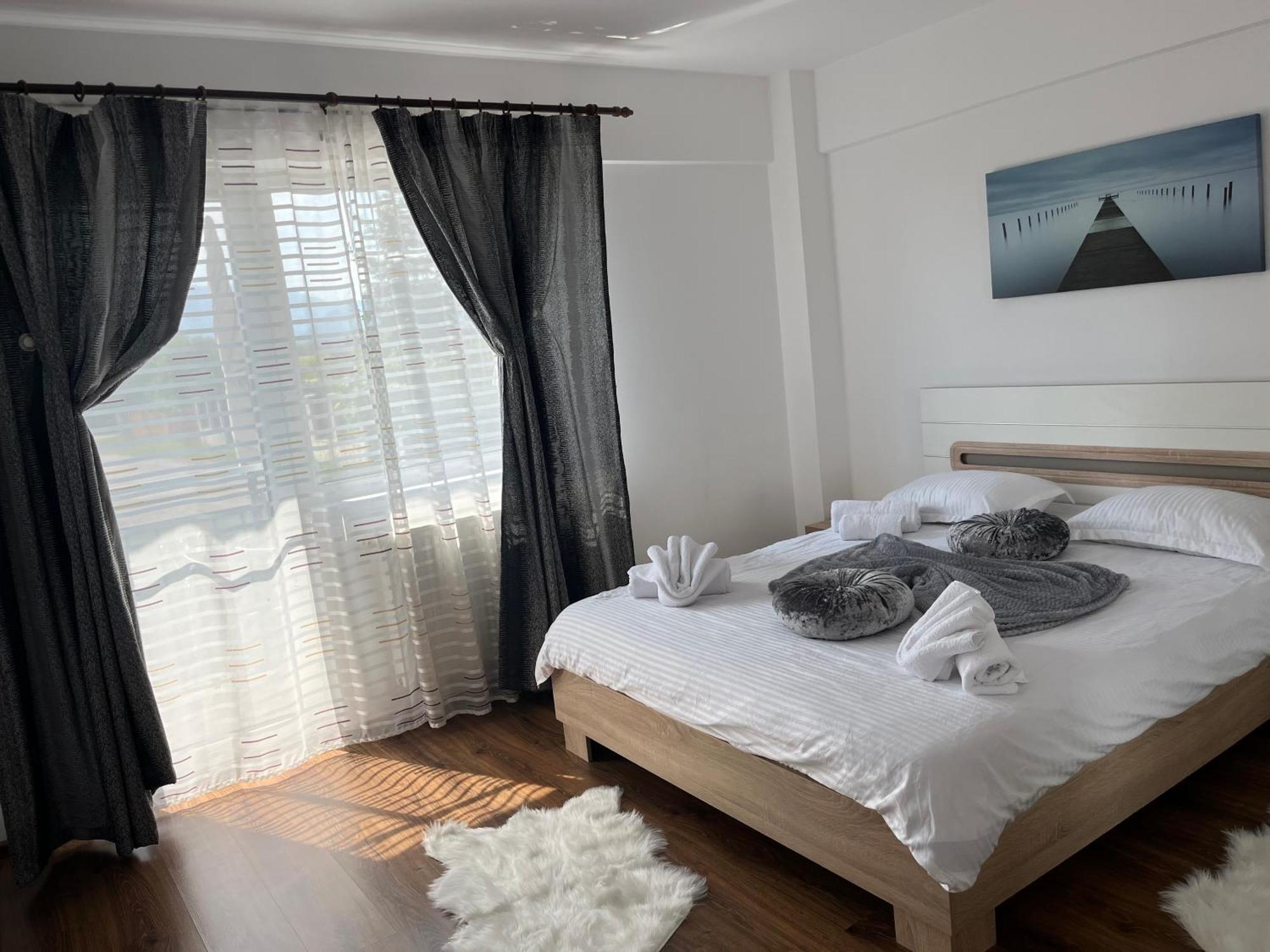 Green Apartaments Zărneşti Buitenkant foto