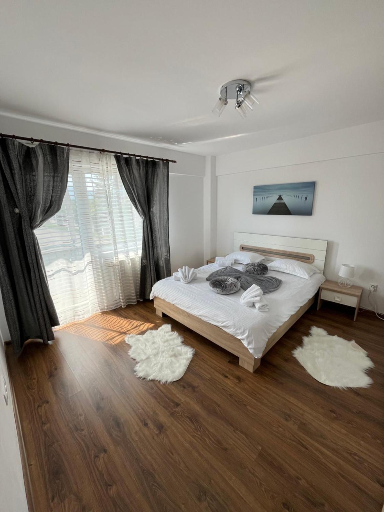 Green Apartaments Zărneşti Buitenkant foto