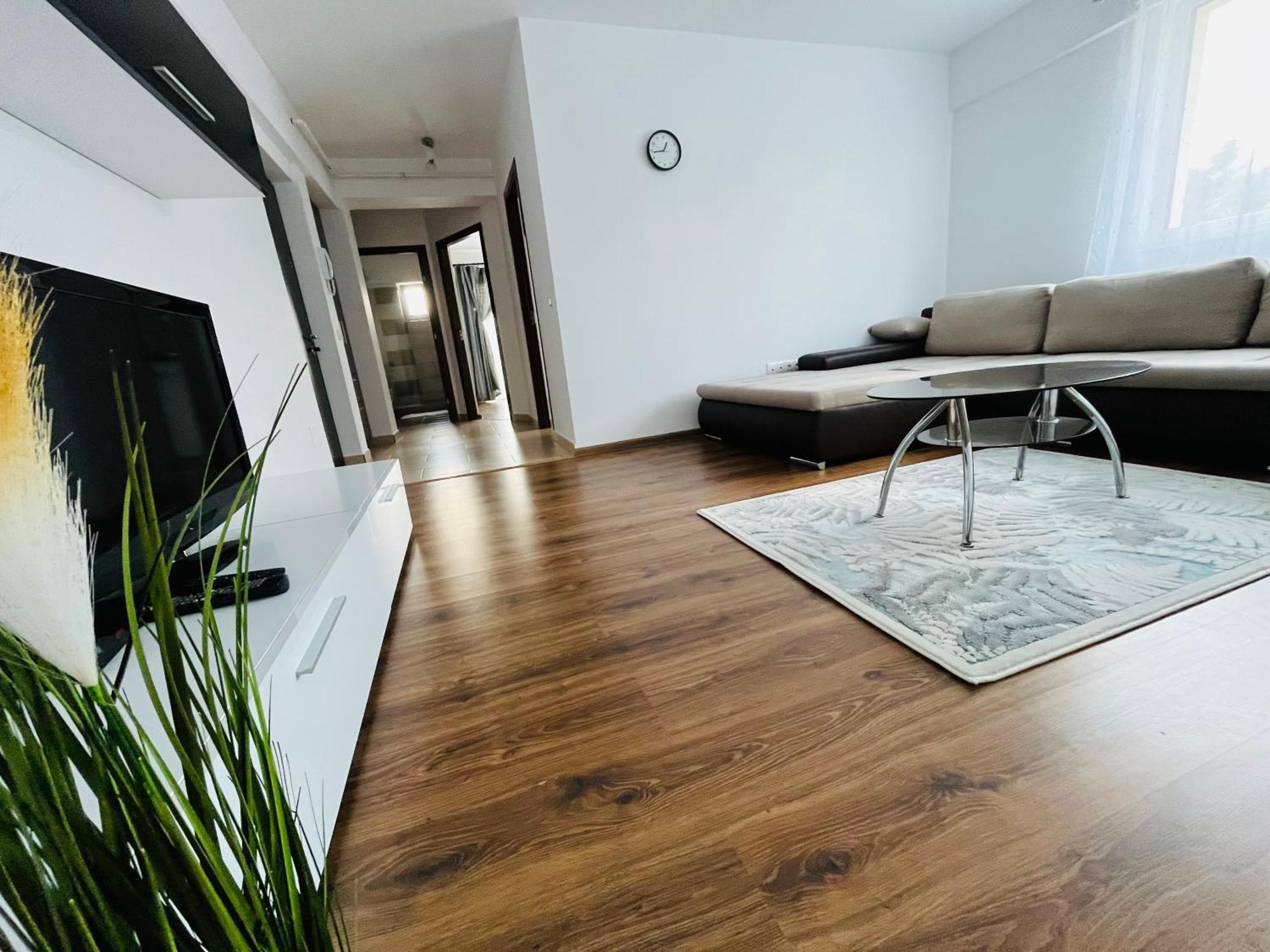Green Apartaments Zărneşti Buitenkant foto