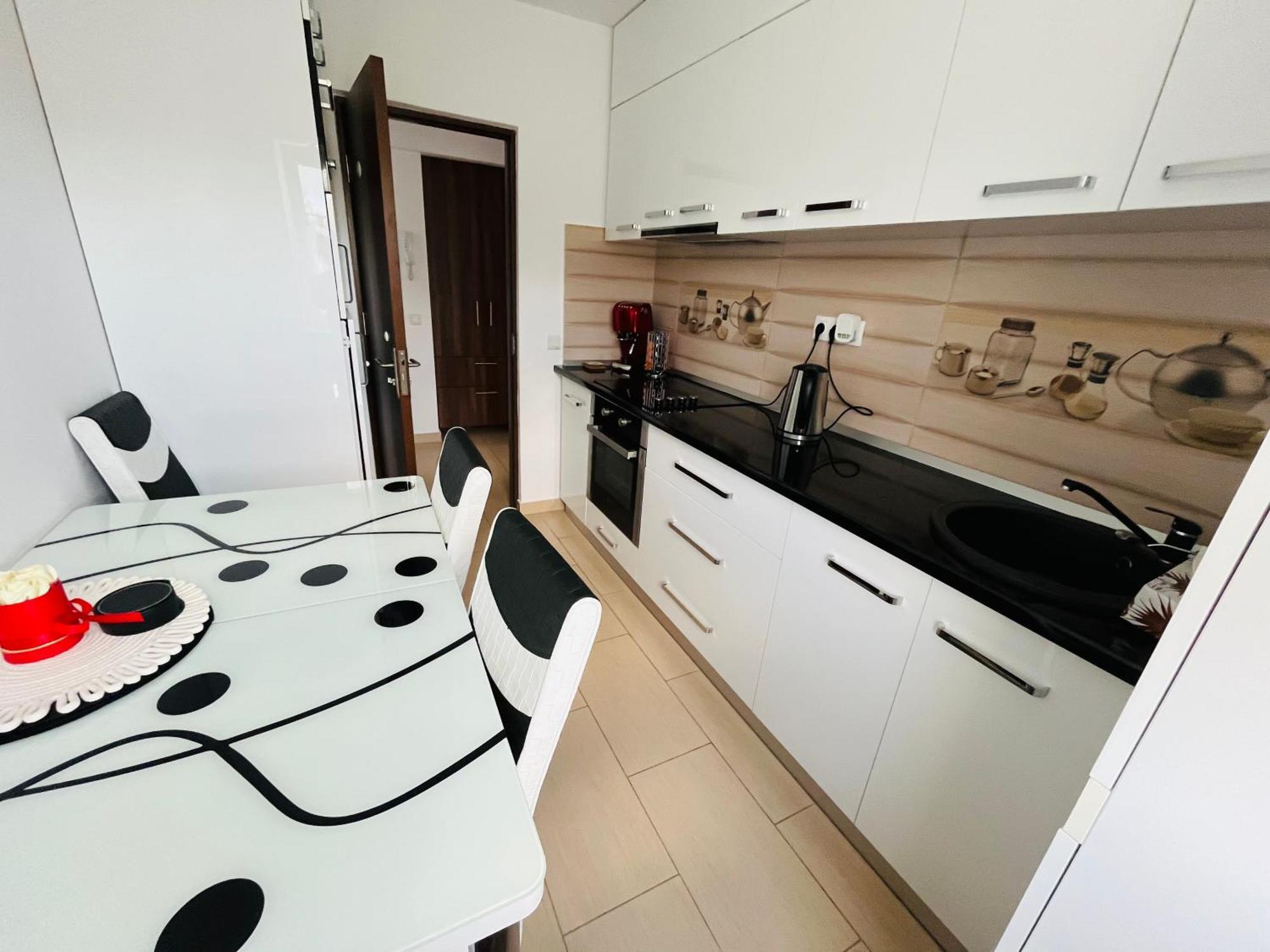 Green Apartaments Zărneşti Buitenkant foto