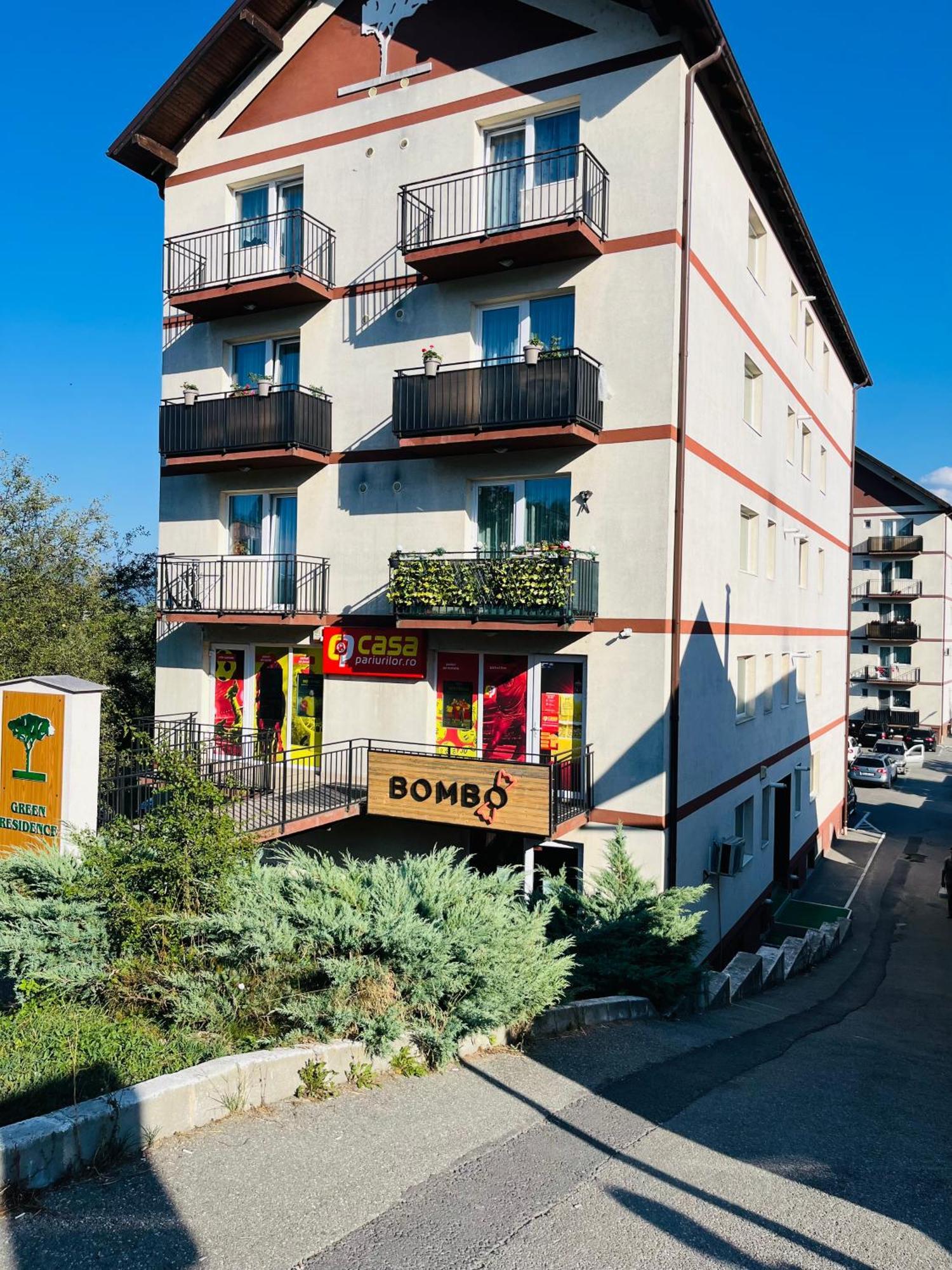 Green Apartaments Zărneşti Buitenkant foto