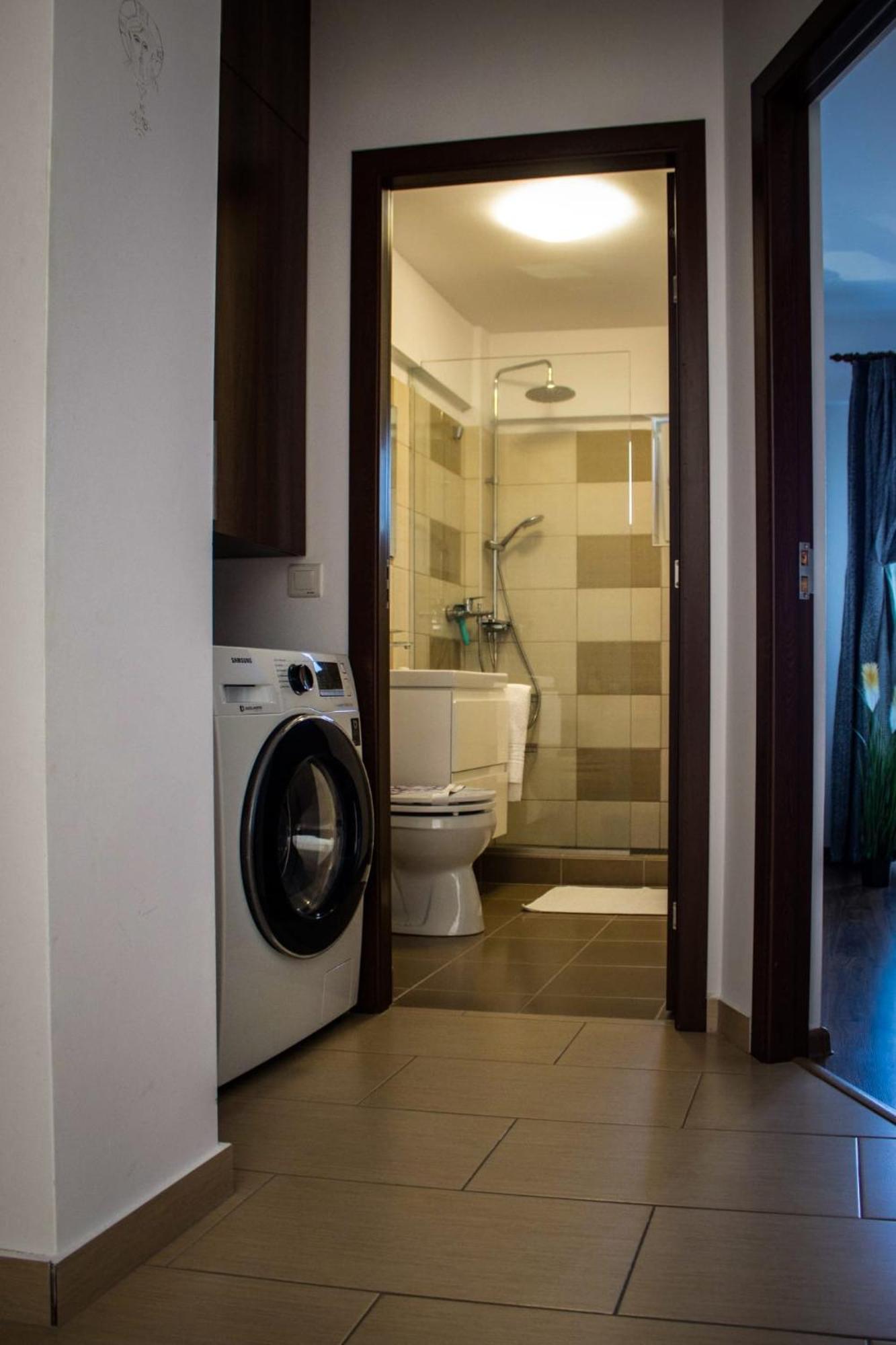 Green Apartaments Zărneşti Buitenkant foto